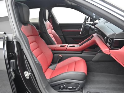 2025 Porsche TAYCAN photo 10