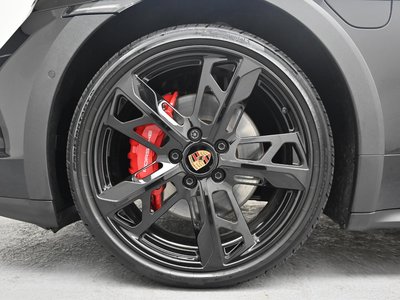 2025 Porsche TAYCAN photo 6