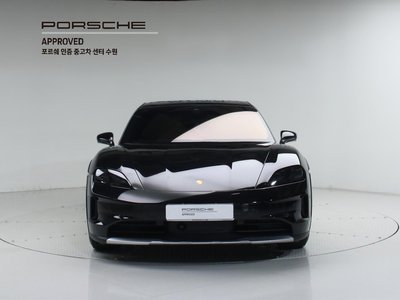2025 Porsche TAYCAN photo 2