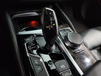 2017 BMW 5 SERIES 缩略图 12