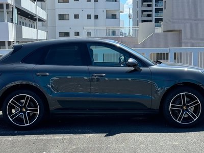 PORSCHE MACAN - 3