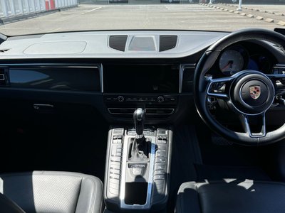 PORSCHE MACAN - 6