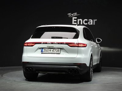 2022 Porsche CAYENNE 照片 3