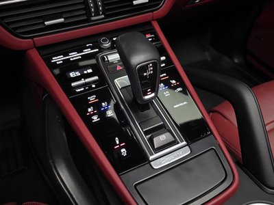 2022 Porsche CAYENNE 照片 9