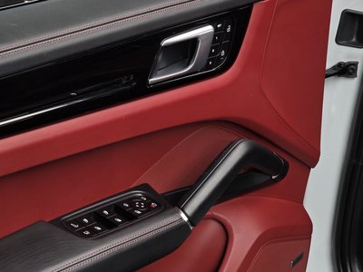 2022 Porsche CAYENNE — миниатюра 16