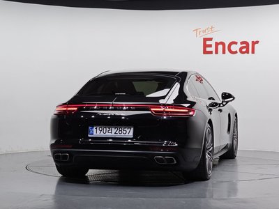 PORSCHE PANAMERA - 3