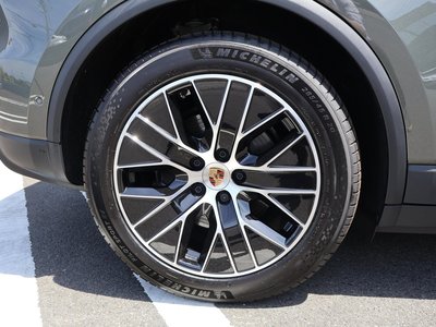 2026 Porsche MACAN — миниатюра 16