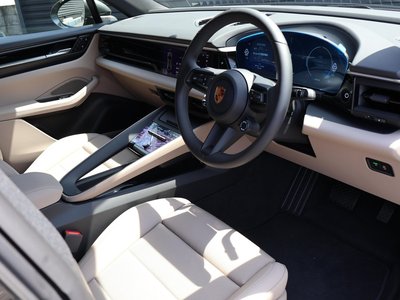 2026 Porsche MACAN — миниатюра 20