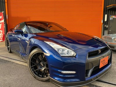 NISSAN GT-R