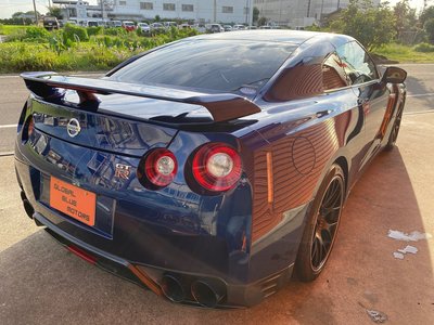 NISSAN GT-R - 4