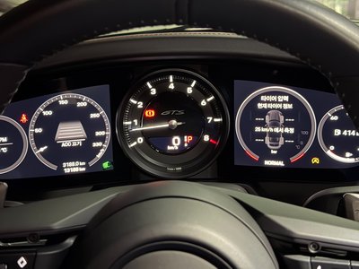 PORSCHE 911 - 8