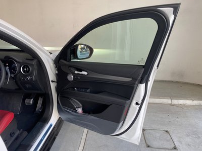 2025 ALFA Romeo STELVIO 缩略图 36