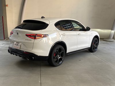 صورة 9 لـ 2025 ALFA Romeo STELVIO