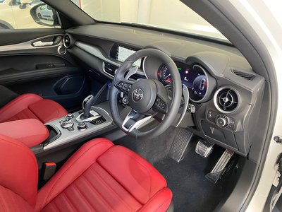 2025 ALFA Romeo STELVIO 缩略图 31