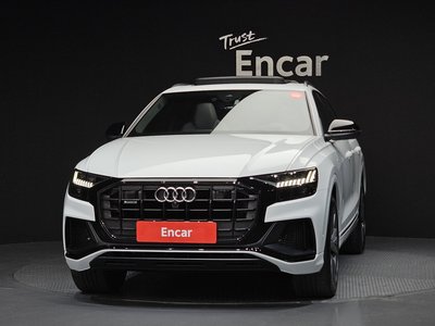 AUDI Q8 - 2