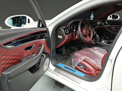 BENTLEY FLYING SPUR - 10