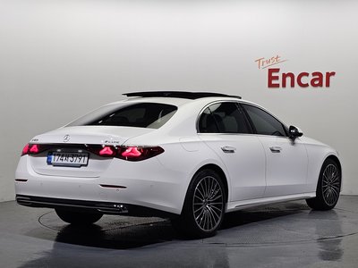 صورة 4 لـ 2025 Mercedes-BENZ E-CLASS