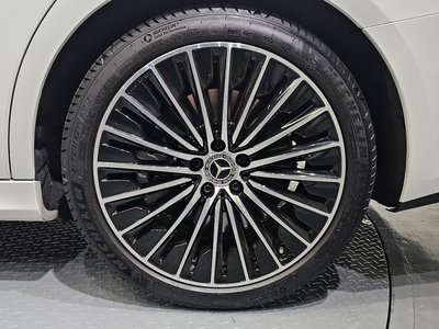 صورة 8 لـ 2025 Mercedes-BENZ E-CLASS