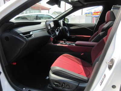 صورة مصغرة 34 لـ 2025 Lexus RX