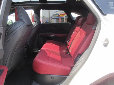 صورة مصغرة 30 لـ 2025 Lexus RX