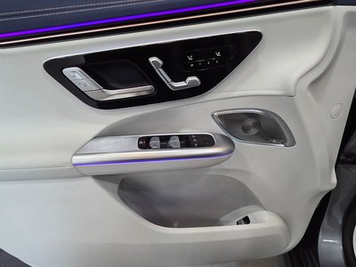 2025 Mercedes-BENZ EQE thumbnail 12