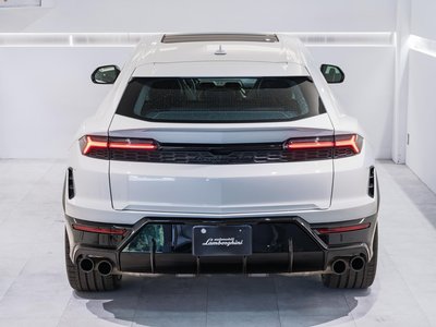 LAMBORGHINI URUS - 8