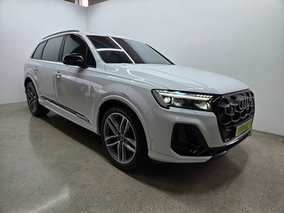 AUDI Q7 - 1