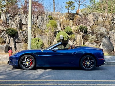 FERRARI CALIFORNIA - 2