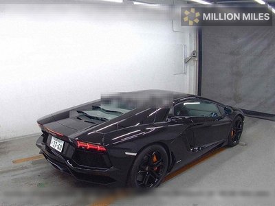 LAMBORGHINI AVENTADOR - 5