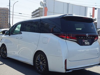 TOYOTA VELLFIRE - 10