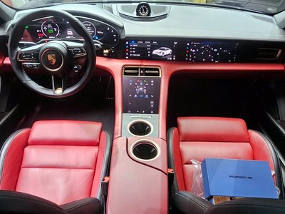 2024 Porsche TAYCAN 照片 5