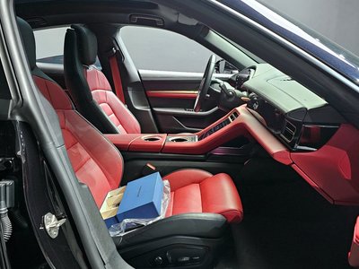 2024 Porsche TAYCAN thumbnail 17
