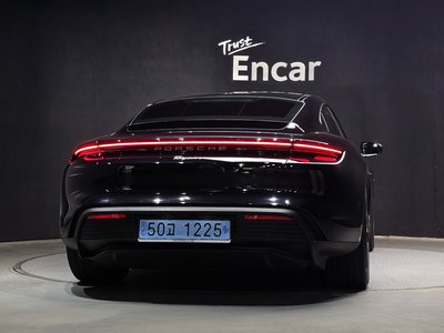 2024 Porsche TAYCAN 照片 3