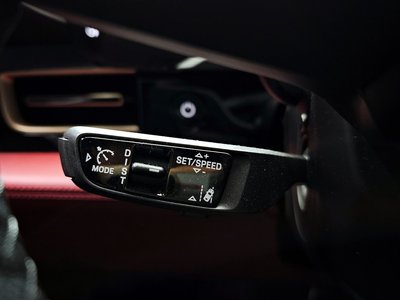 2024 Porsche TAYCAN thumbnail 28
