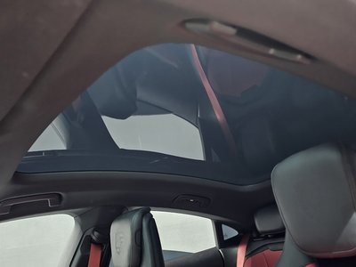 2024 Porsche TAYCAN thumbnail 26