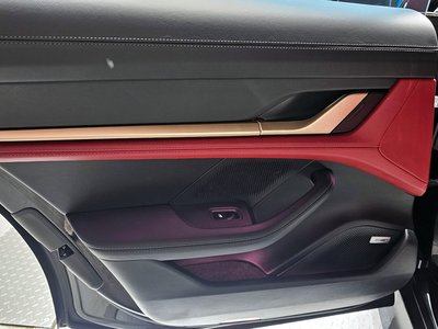 2024 Porsche TAYCAN thumbnail 15