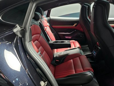 2024 Porsche TAYCAN thumbnail 18