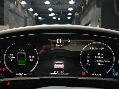 2024 Porsche TAYCAN thumbnail 11