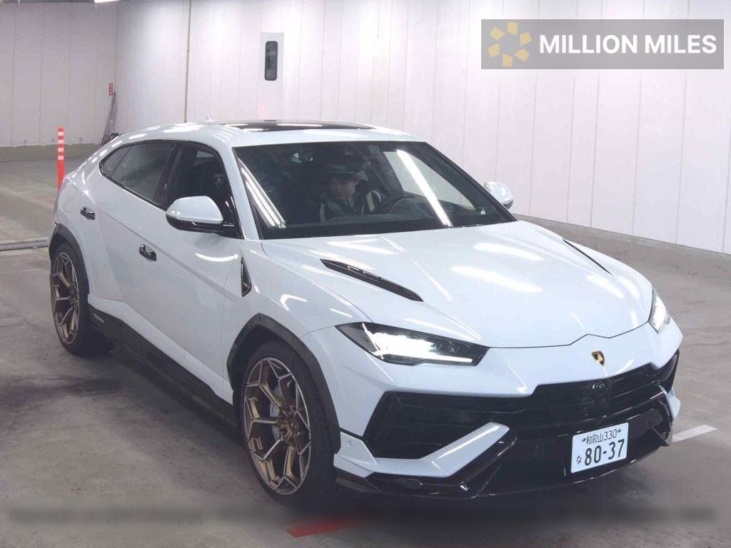 LAMBORGHINI URUS - View 1