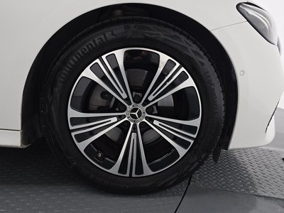 MERCEDES-BENZ E-CLASS - 8
