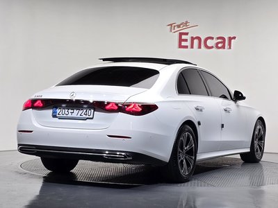 MERCEDES-BENZ E-CLASS - 4