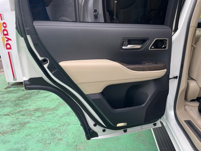 صورة مصغرة 32 لـ 2023 Toyota LAND CRUISER 300