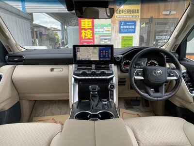 TOYOTA LAND CRUISER 300 - 5