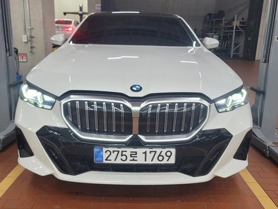 BMW 5 SERIES - 1