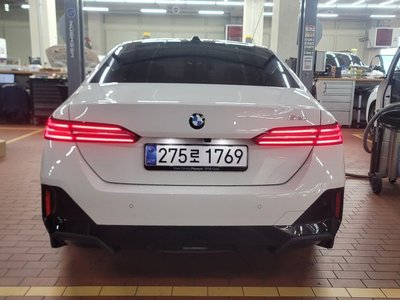 BMW 5 SERIES - 2