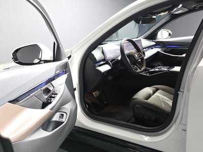 2025 BMW 5 SERIES 照片 10
