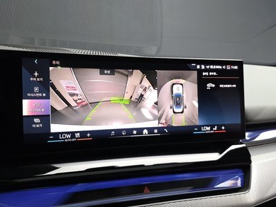2025 BMW 5 SERIES thumbnail 15