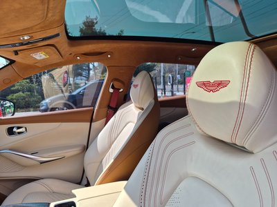 ASTON MARTIN DBX - 7