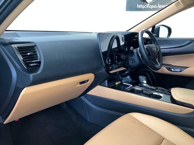 صورة 4 لـ 2025 Lexus NX
