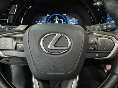 صورة 7 لـ 2025 Lexus RX